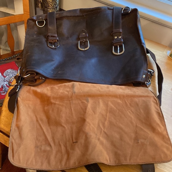 Kattee leather vintage briefcase 17x14x8” - Picture 9 of 17